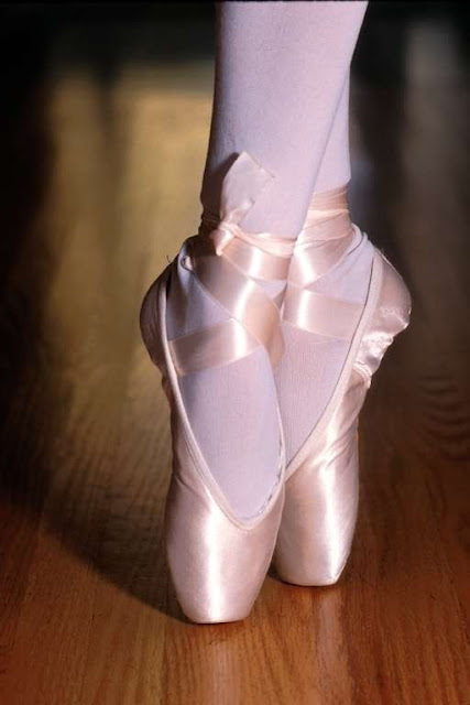 balletshoes-4385384